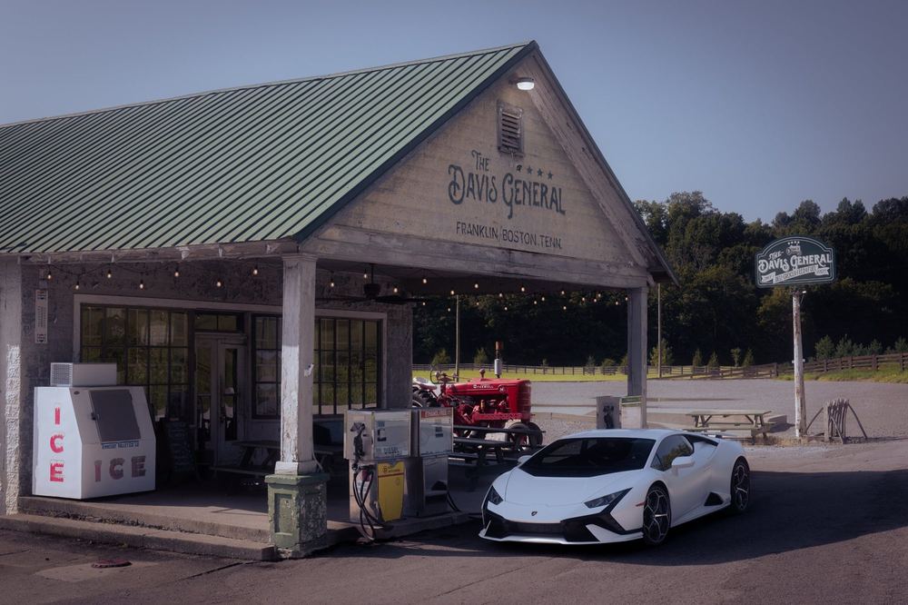 Lamborghini Huracán, The Davis General · Dusk