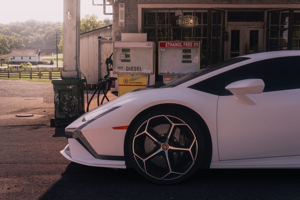 Lamborghini Huracán, At the pumps