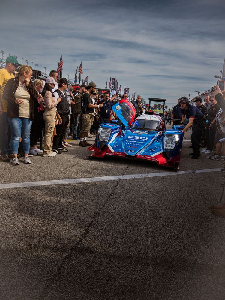 LMDh, Pit lane roll out