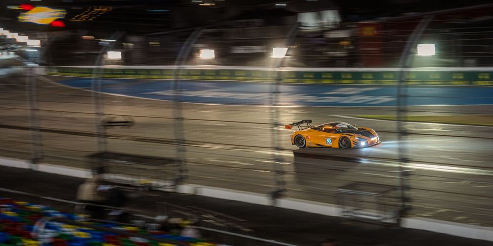 GT3 · Orange, Night grandstand