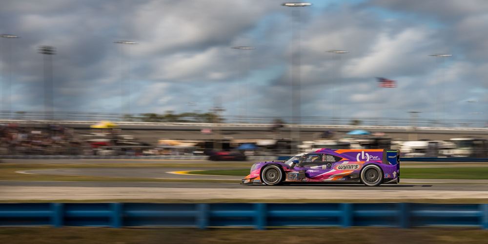 LMDh · Purple livery, Front stretch · Day