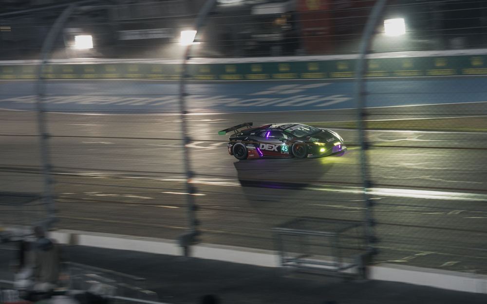 LMDh · Neon livery, Night
