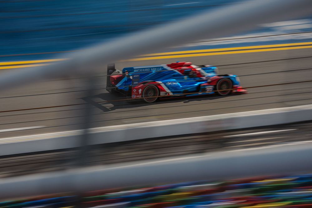 LMP2, Through the fence · Day